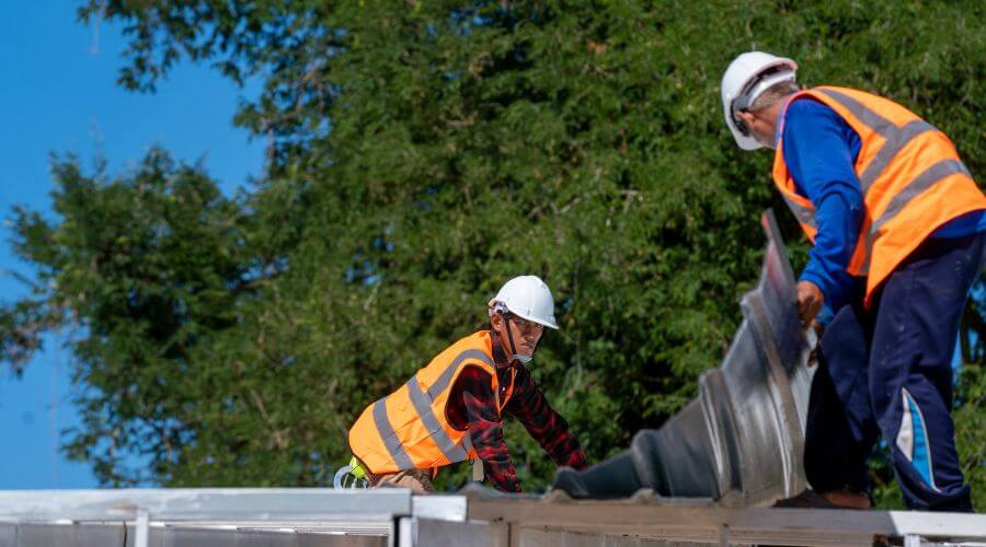 Professional residential roofers in Ridge Farm, IL
